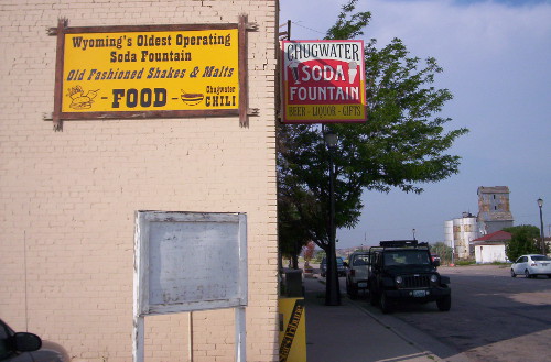 Bonus: Check out that iron street lamp off the right. I did not notice it at the time of the photo.